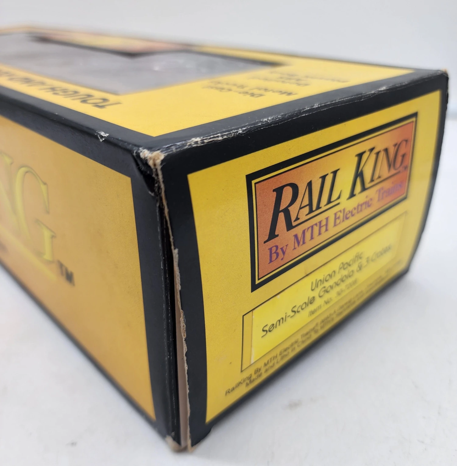 MTH Railking 30-7208 Union Pacific Car Semiscale Gondola With 3 Crates #65239 O-27 Scale. O SCALE NEW(Mth Railking 30 7208 Union Pacific Car Semiscale Gondola With 3 Crates 65239 O 27 Scale O Scale New) 8 MTH Railking 30-7208 Union Pacific Car Semiscale Gondola With 3 Crates #65239 O-27 Scale. O SCALE NEW(Mth Railking 30 7208 Union Pacific Car Semiscale Gondola With 3 Crates 65239 O 27 Scale O Scale New) - Image 6