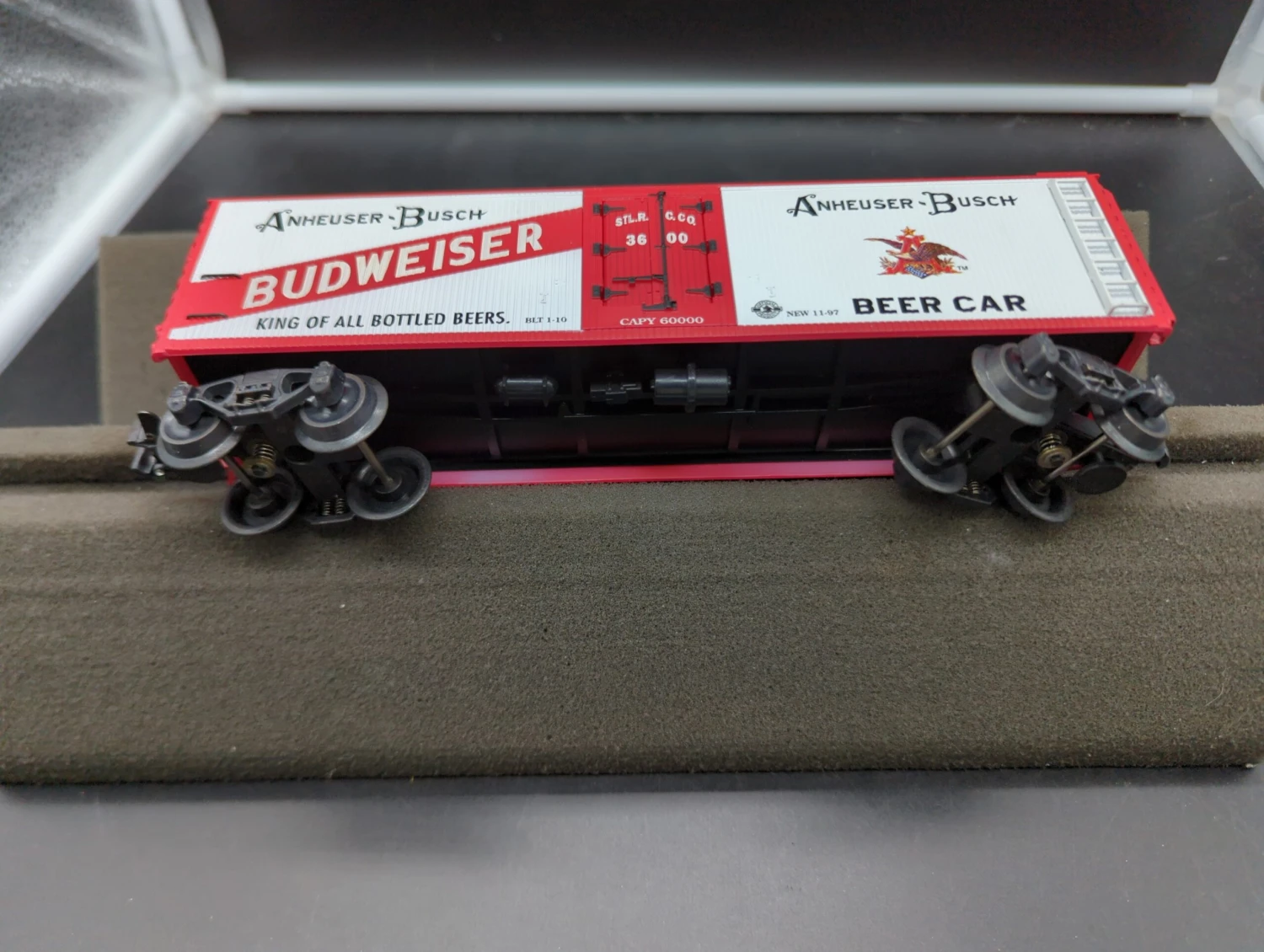 K-Line K642-5603 Anheuser Busch Beer Reefer Car BLT 1-10 O SCALE Like New(K Line K642 5603 Anheuser Busch Beer Reefer Car Blt 1 10 O Scale Like New) 6 K-Line K642-5603 Anheuser Busch Beer Reefer Car BLT 1-10 O SCALE Like New(K Line K642 5603 Anheuser Busch Beer Reefer Car Blt 1 10 O Scale Like New) - Image 4