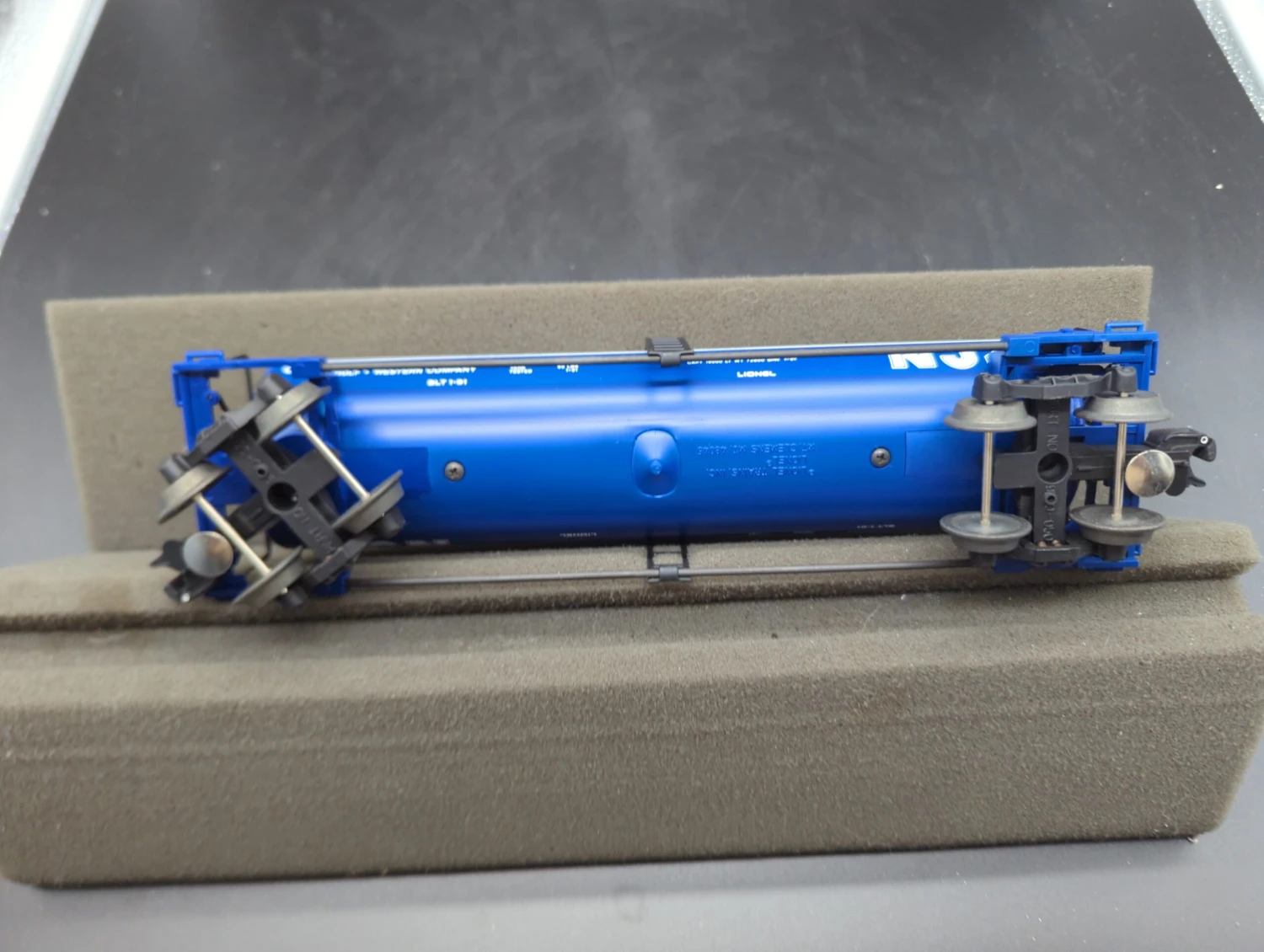 Lionel 6-17902 New Jersey Zink Co. Uni-body Tank Car O SCALE Like New(Lionel 6 17902 New Jersey Zink Co Uni Body Tank Car O Scale Like New) 6 Lionel 6-17902 New Jersey Zink Co. Uni-body Tank Car O SCALE Like New(Lionel 6 17902 New Jersey Zink Co Uni Body Tank Car O Scale Like New) - Image 4