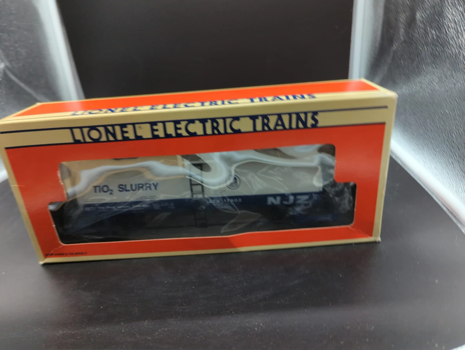 Lionel 6-17902 New Jersey Zink Co. Uni-body Tank Car O SCALE Like New(Lionel 6 17902 New Jersey Zink Co Uni Body Tank Car O Scale Like New) 8 Lionel 6-17902 New Jersey Zink Co. Uni-body Tank Car O SCALE Like New(Lionel 6 17902 New Jersey Zink Co Uni Body Tank Car O Scale Like New) - Image 6