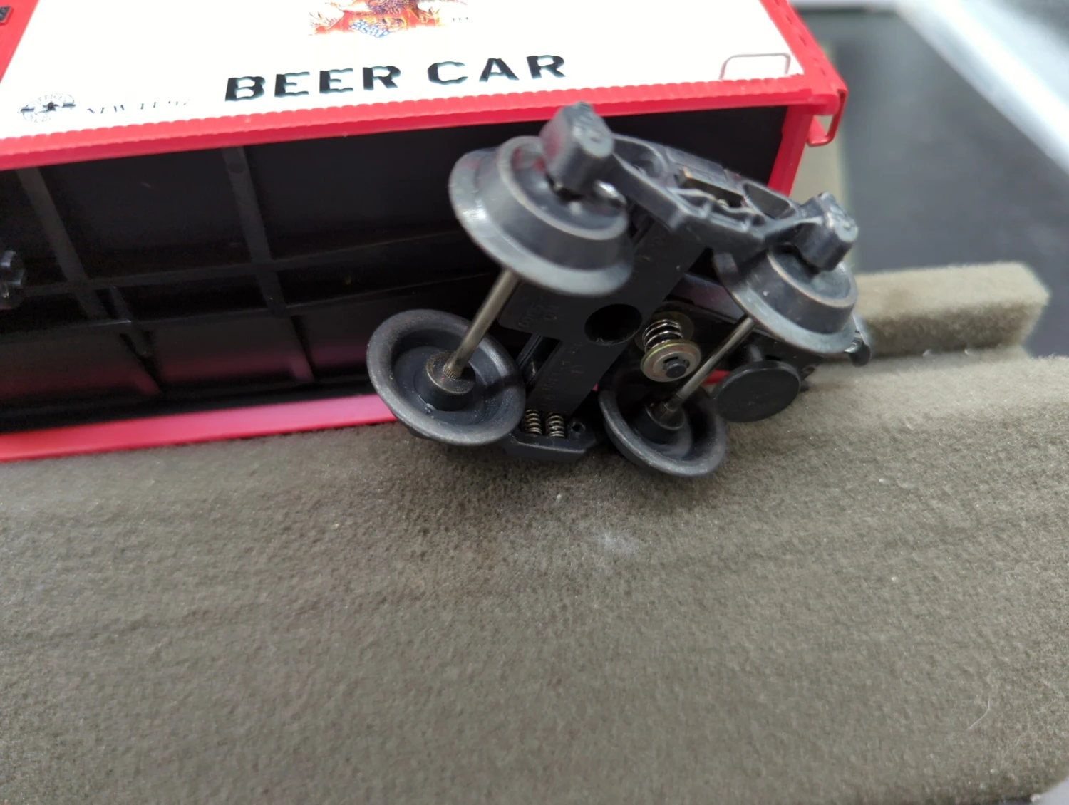 K-Line K642-5603 Anheuser Busch Beer Reefer Car BLT 1-10 O SCALE Like New(K Line K642 5603 Anheuser Busch Beer Reefer Car Blt 1 10 O Scale Like New) 7 K-Line K642-5603 Anheuser Busch Beer Reefer Car BLT 1-10 O SCALE Like New(K Line K642 5603 Anheuser Busch Beer Reefer Car Blt 1 10 O Scale Like New) - Image 5