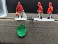 Department 56 5546-8 The Hertage Village Collection"The Fire Brigade" Set Of 2 Hand Painted Porcelain Accessories Like New(Department 56 5546 8 The Hertage Village Collection The Fire Brigade Set Of 2 Hand Painted Porcelain Accessories Like New)