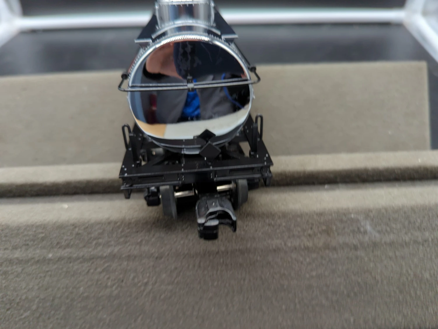 MTH Railking 30-73290 PBC - Iron City 3-Dome Tank Car #Car No. 2009 O SCALE Like New(Mth Railking 30 73290 Pbc Iron City 3 Dome Tank Car Car No 2009 O Scale Like New) 6 MTH Railking 30-73290 PBC - Iron City 3-Dome Tank Car #Car No. 2009 O SCALE Like New(Mth Railking 30 73290 Pbc Iron City 3 Dome Tank Car Car No 2009 O Scale Like New) - Image 4