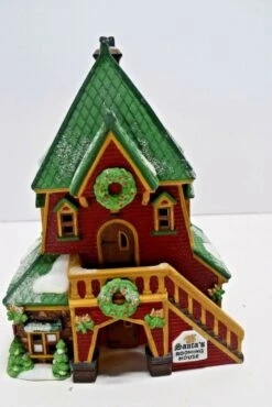 Department 56 North Pole Series 56386 Santa Rooming House(Department 56 North Pole Series 56386 Santa Rooming House)