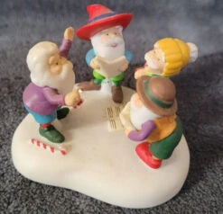 Department 56 56.57222 Christmas Carol Rehearsal North Pole Series(Department 56 56 57222 Christmas Carol Rehearsal North Pole Series)