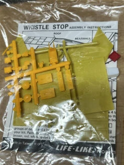 LifeLike Trains Whistle Stop Building Kit HO SCALE(Lifelike Trains Whistle Stop Building Kit Ho Scale)